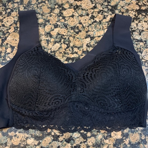 Set of TWO ExSecret bras - Picture 3 of 12